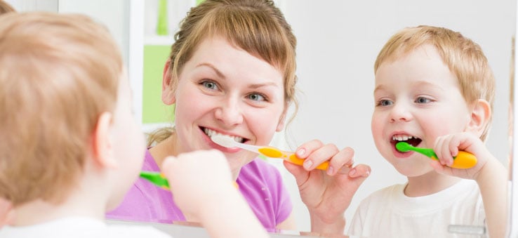 Let-your-child-watch-you-brush-and-floss