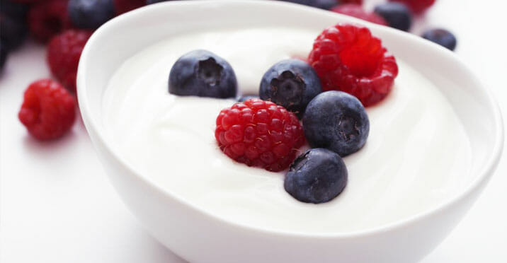 Dried-fruit-in-plain-yogurt